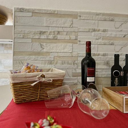 Mariuccia'S Home Барі Екстер'єр фото